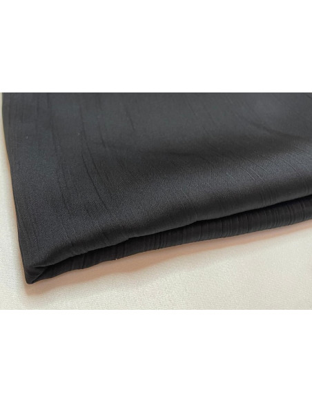 Hijab satin trait Larissa
